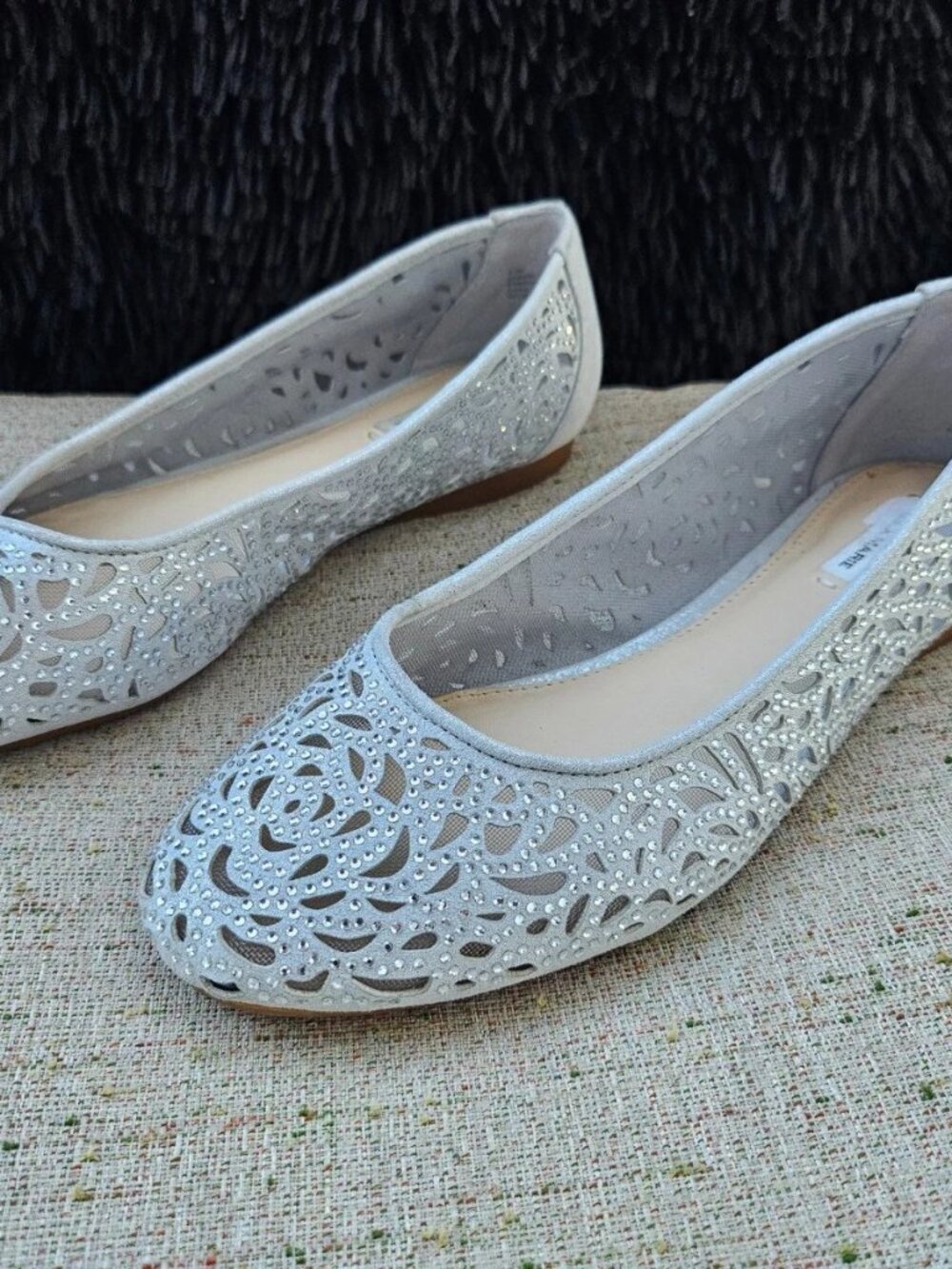 Alex Marie Women Sandal Altana Metallic Laser-Cut Rhinestone Flats Shoe Size 7.5